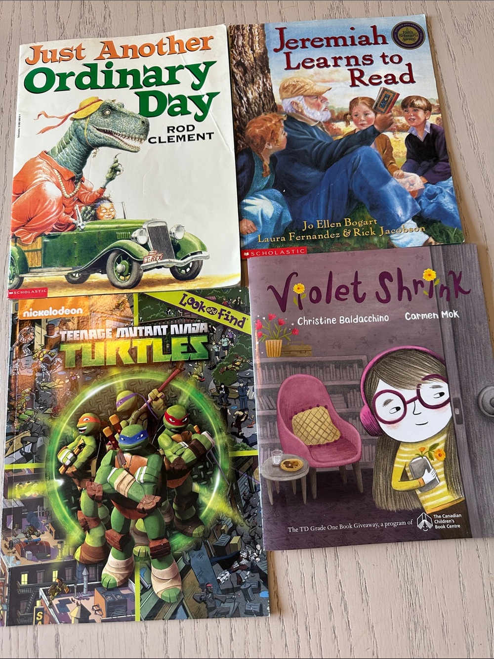 🐸2/$10🐸Storybooks search and find